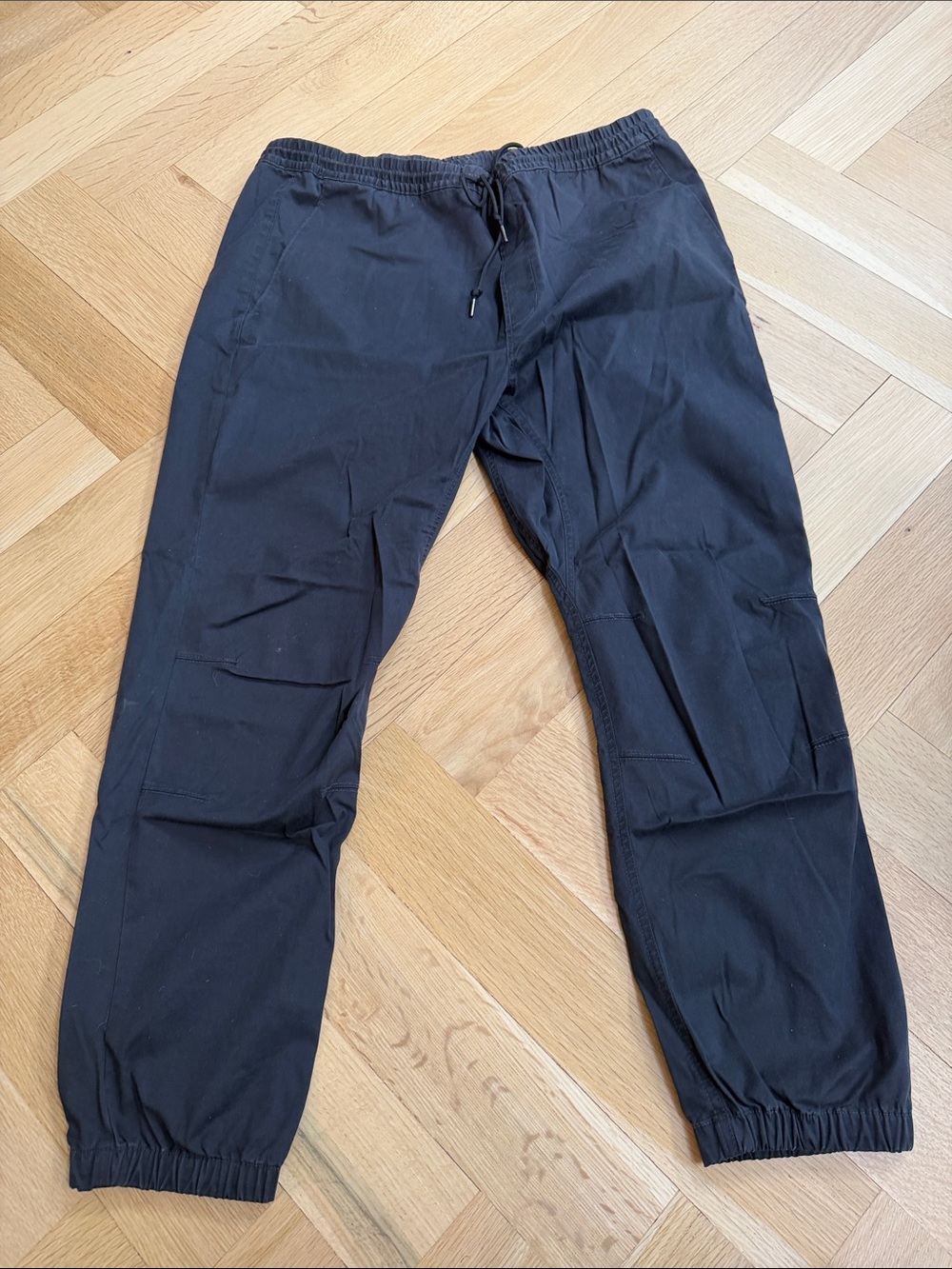 DKNY Men's Black Elastic-Waist Jogger Pants